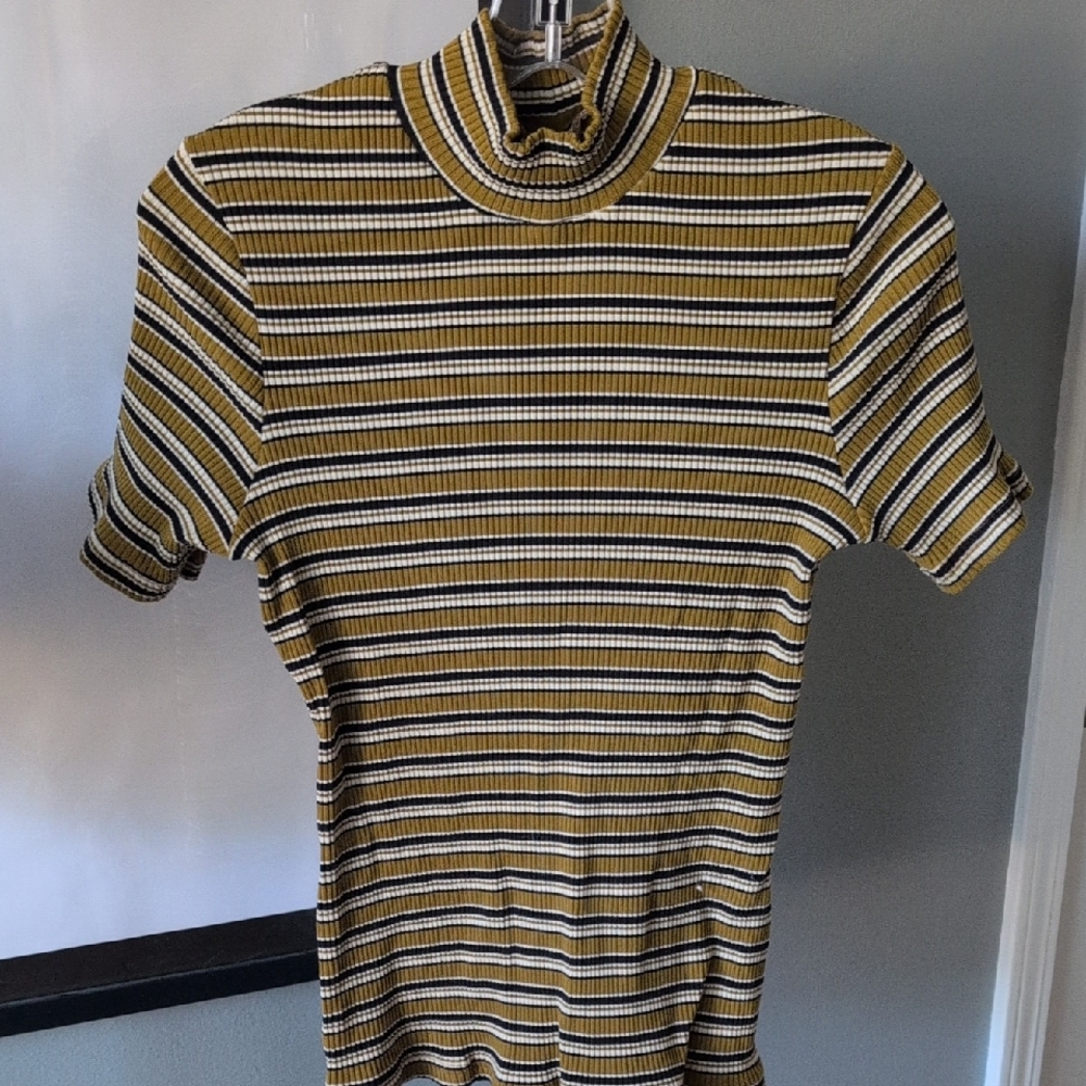 VTG Striped Mockneck Top. Size M.